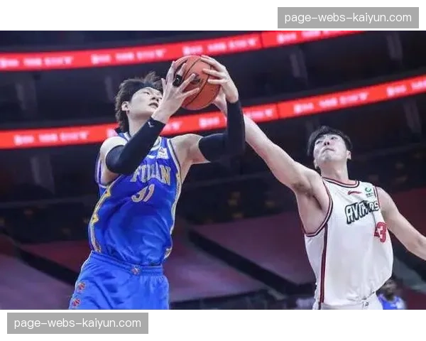 季后赛12进8单场淘汰：北京控股险胜青岛国信，惊险晋级