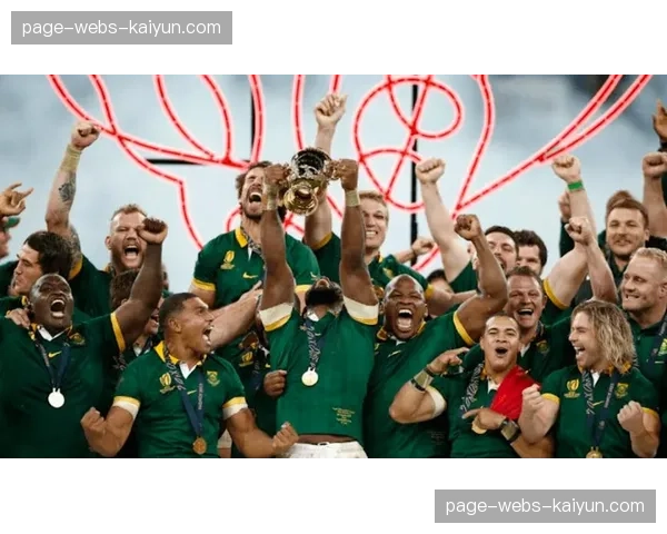 特写：橄榄球世界杯夺冠后，南非队长西娅-柯里克宣布退役